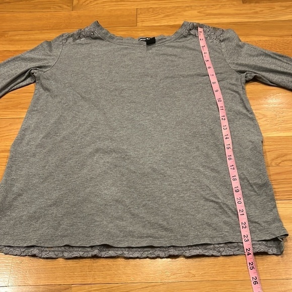DKNY jeans gray top size large . - Picture 5 of 8